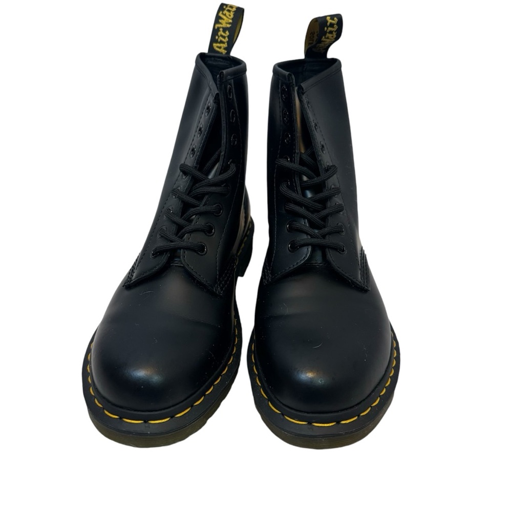 Like New Dr. Martens Size 9 1460 Air Wair Smooth Leather Lace Up Boots